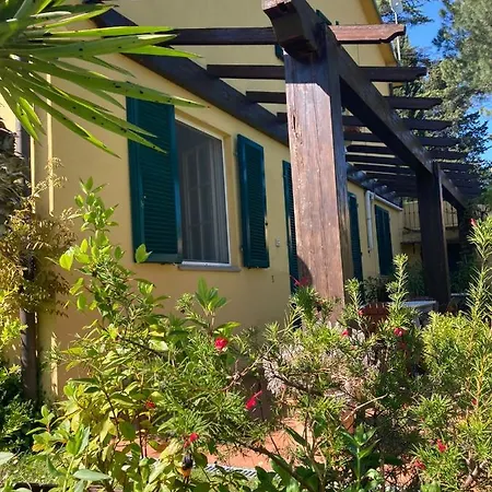 Tenuta Poggio Farnia Farm stay *